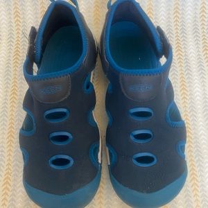 Boys size 4 Keen water shoe